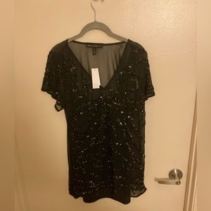 Brand new with tags Women’s Med White House Black Market split sleeve tunic